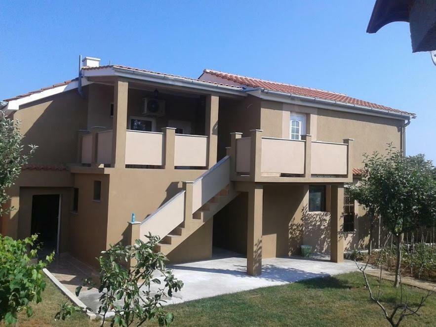 Apartments Anicic Coric Omisalj Exterior photo